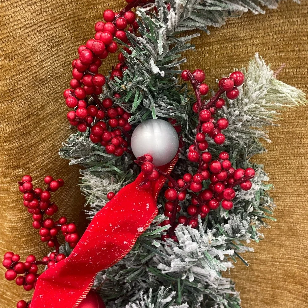 Glitzhome artificial snow sprayed Christmas decorated elongated wall hanging